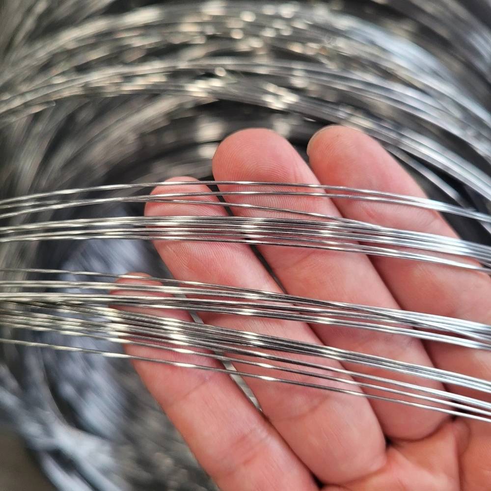 https://www.zzsteelgroup.com/hot-dip-galvanized-steel-wire-gi-iron-wire-3-6mm-4-6mm-for-fence-panels-and-nets-product/