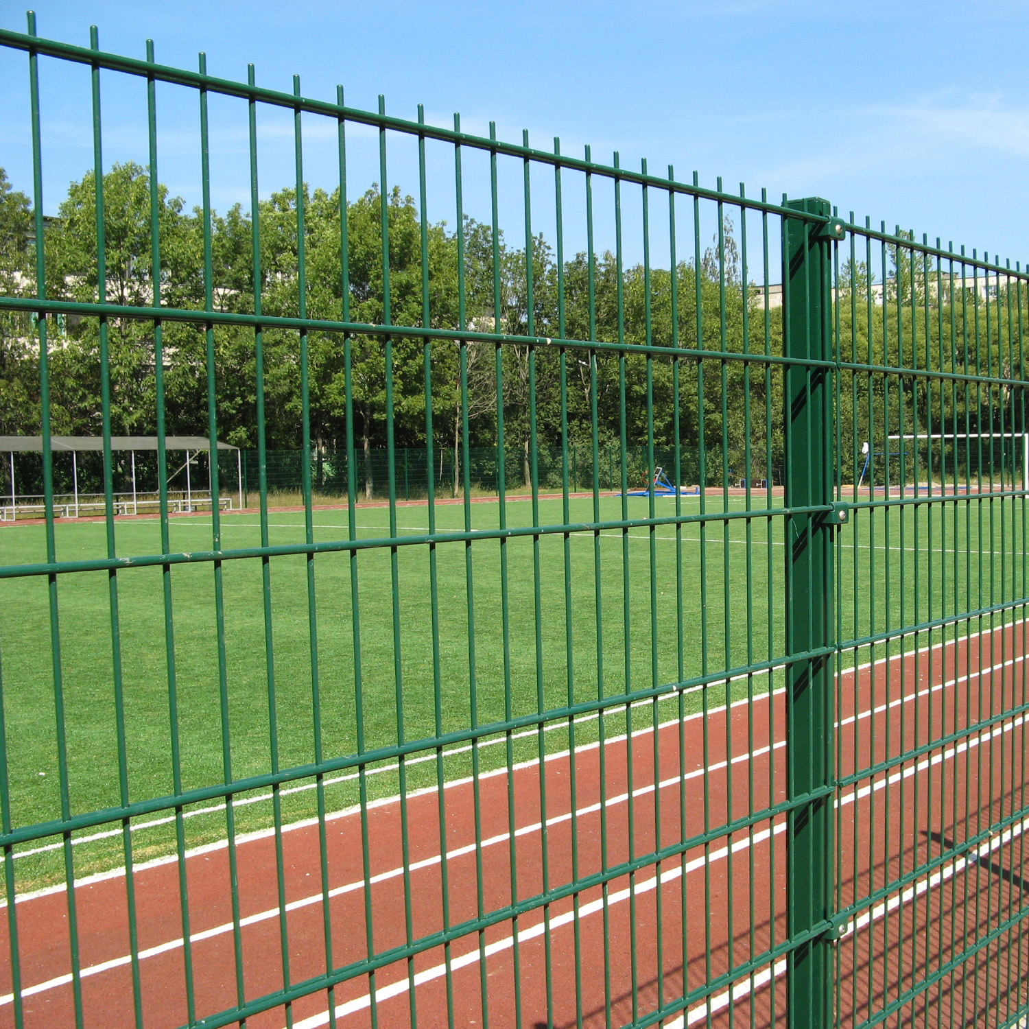 https://www.zzsteelgroup.com/welded-wire-mesh-fence-panel-metal-fencing-panels-with-heavy-duty-product/