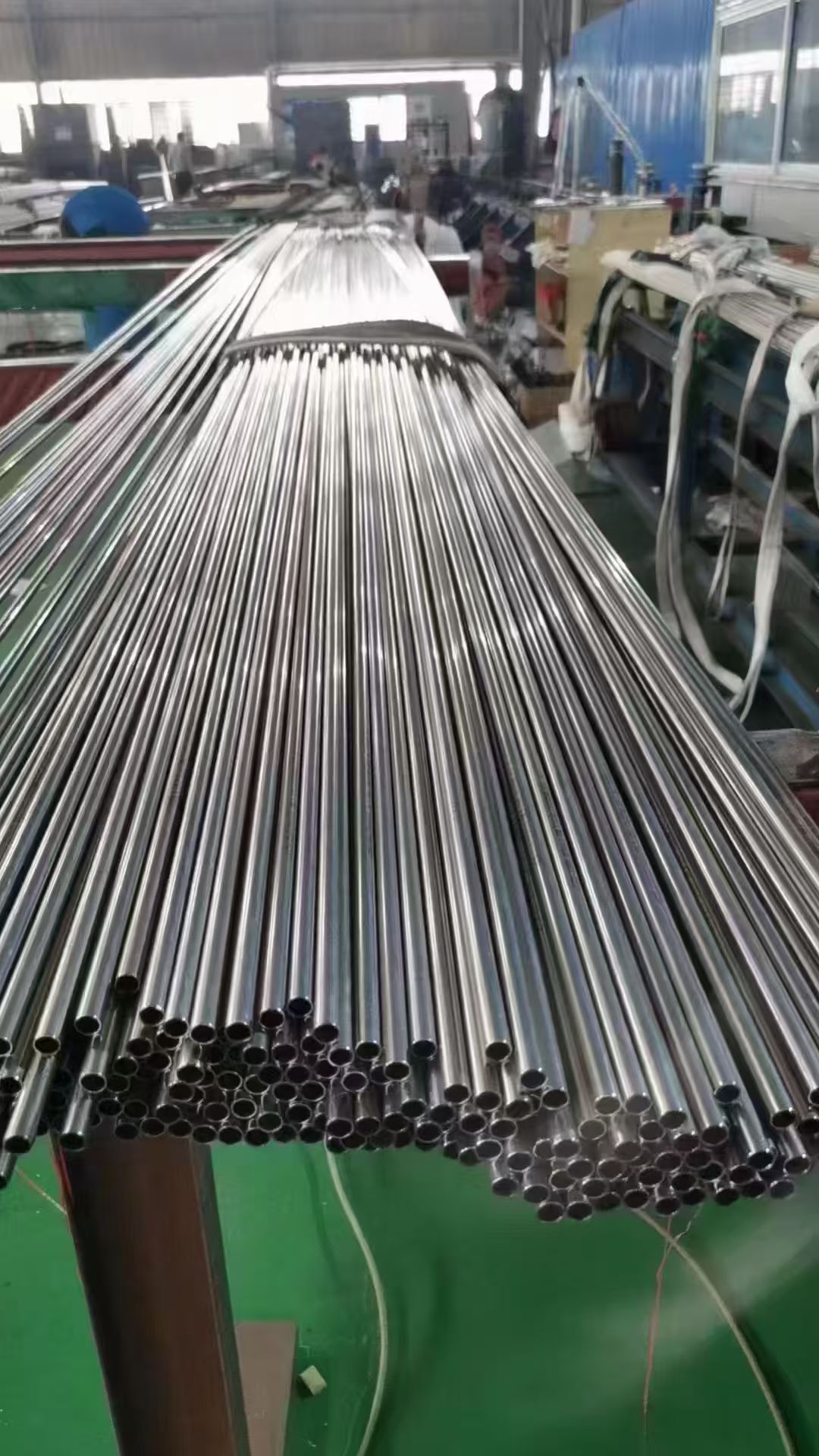 https://www.zzsteelgroup.com/high-quality-gcr15-bearing-steel-bar-for-automobile-product/